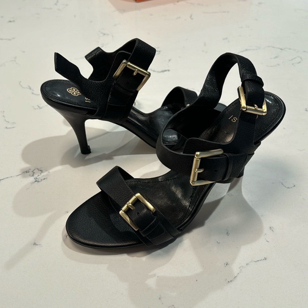 Isola Black heels